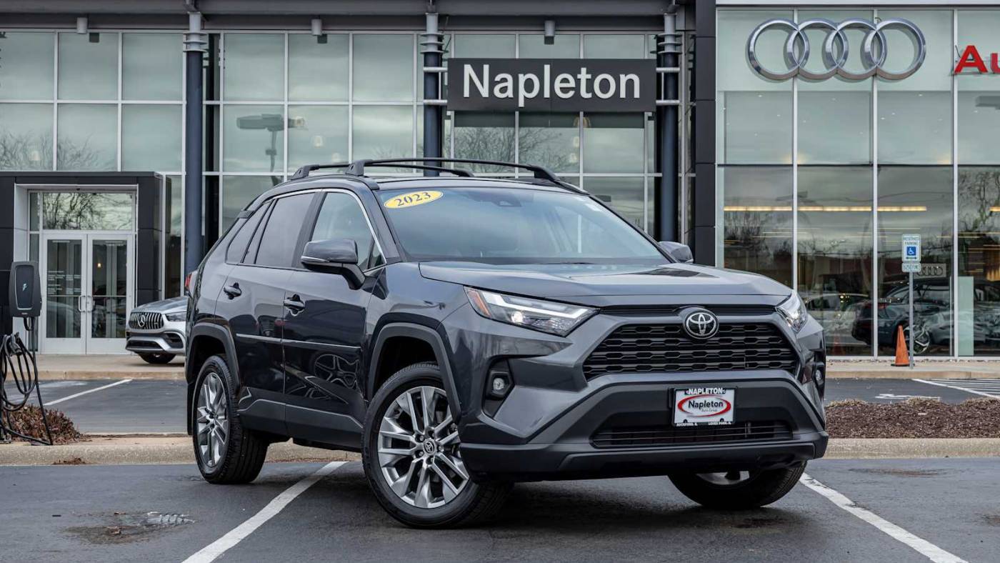 2023 Toyota RAV4 XLE Premium — SUV — 14,468 mi — Loves Park, IL