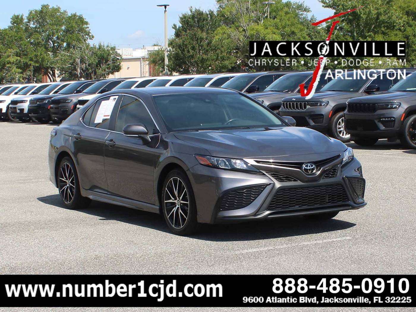 2023 Toyota Camry SE — Sedan — 33,913 mi — Jacksonville, FL