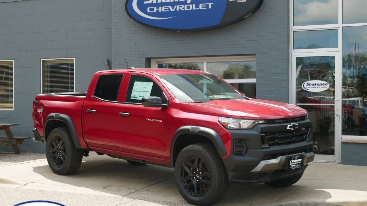 2024 Chevrolet Colorado Trail Boss — Pickup Truck — 5,102 mi — Shakopee, MN