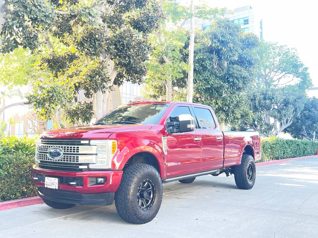 2017 Ford Super Duty F-350 Platinum — Pickup Truck — 187,401 mi — Los Angeles, CA