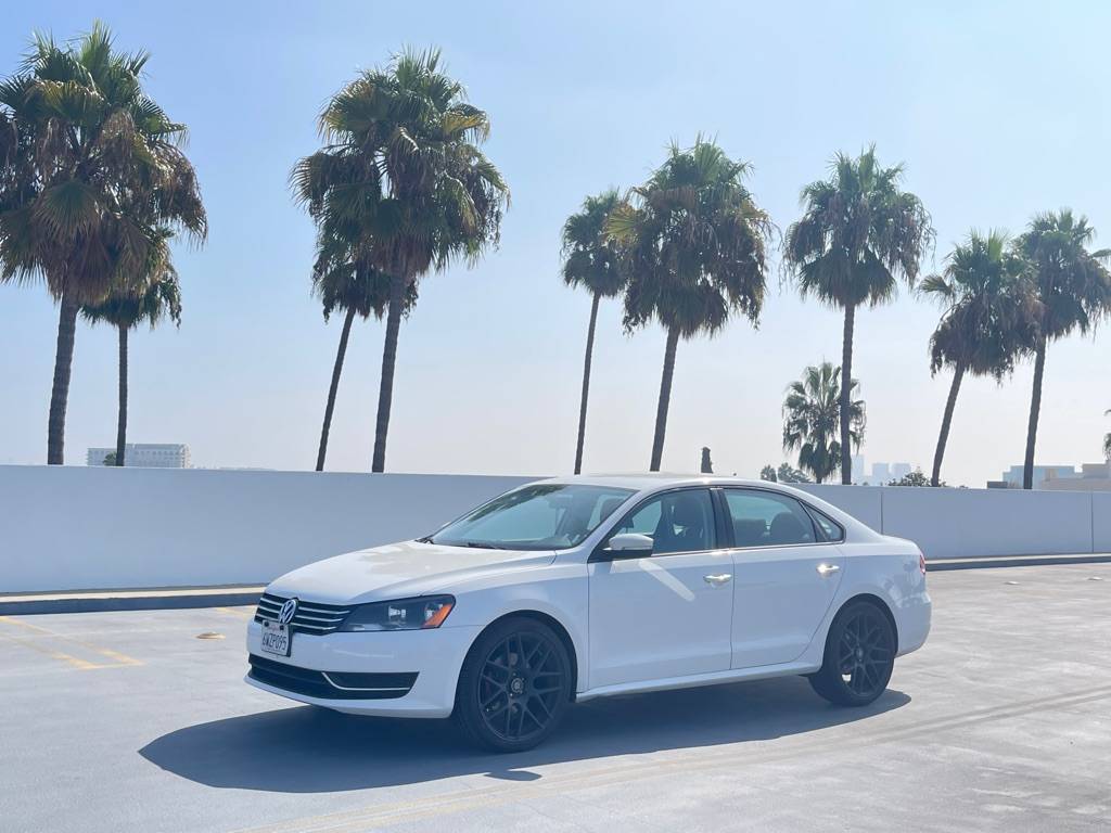 2013 Volkswagen Passat S — Sedan — 196,283 mi — Los Angeles, CA