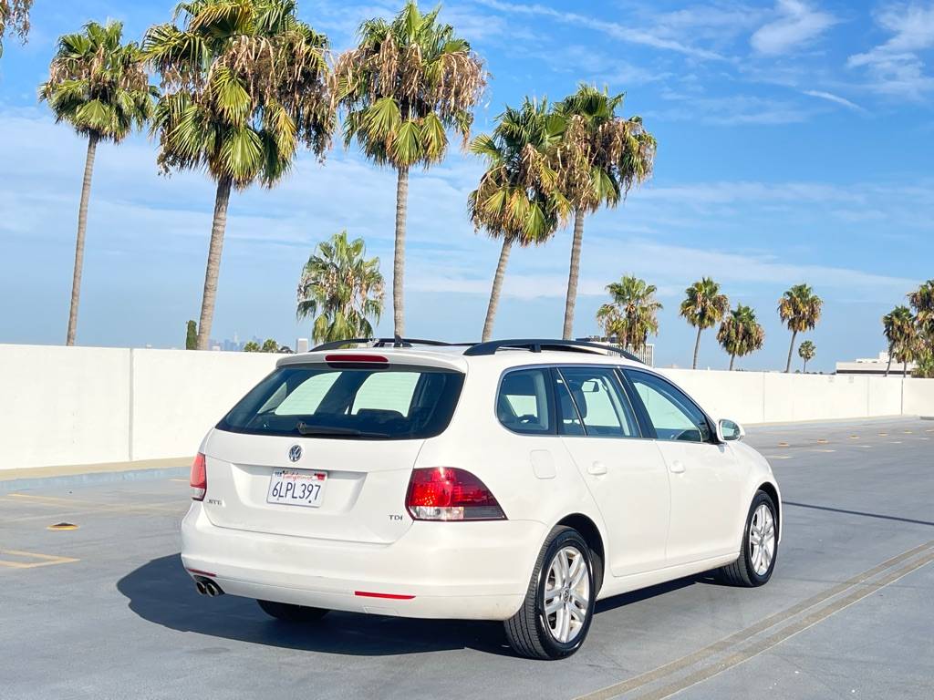 2010 Volkswagen Jetta TDI — Wagon — 25,912 mi — Los Angeles, CA
