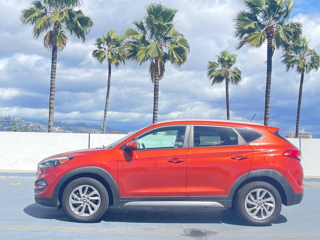 2017 Hyundai Tucson SE — SUV — 79,732 mi — Los Angeles, CA
