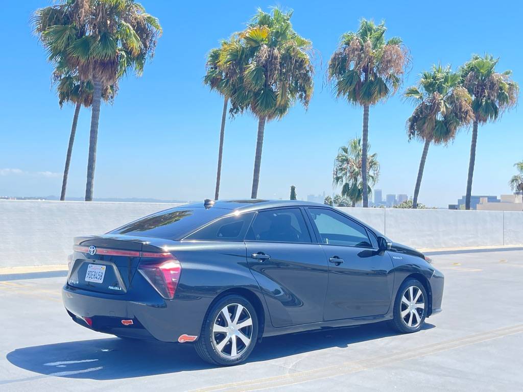 2018 Toyota Mirai Base — Sedan — 71,951 mi — Los Angeles, CA