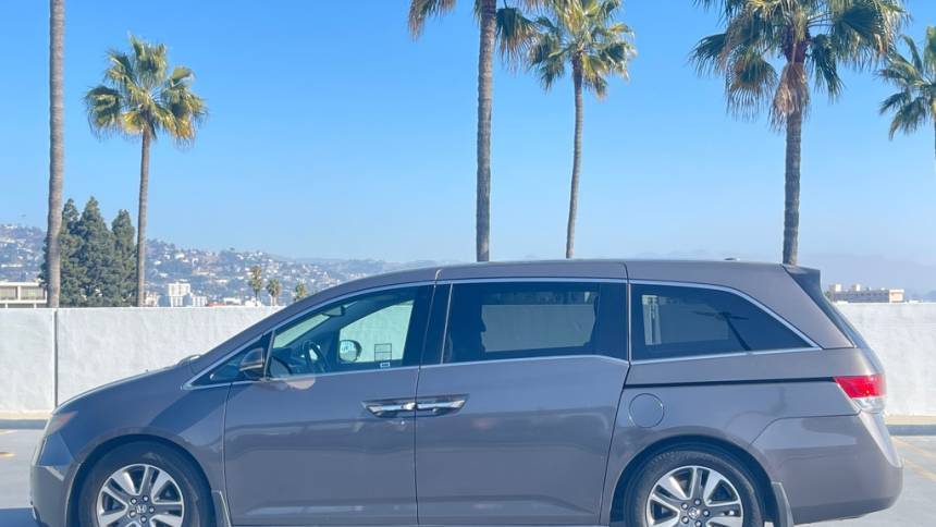 2016 Honda Odyssey Touring — Minivan — 157,287 mi — Los Angeles, CA