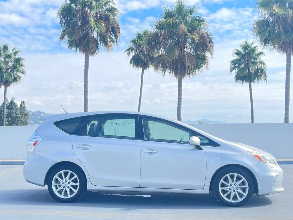 2013 Toyota Prius v Two — Wagon — 153,014 mi — Los Angeles, CA