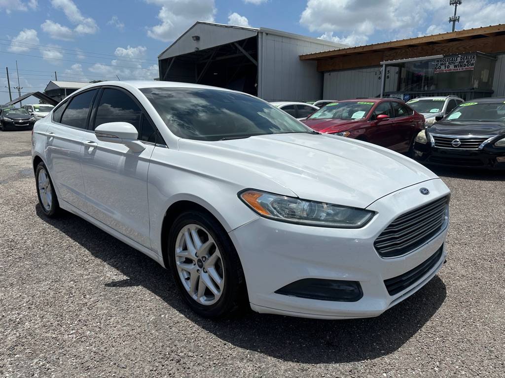 2016 Ford Fusion SE — Sedan — 105,600 mi — Orlando, FL
