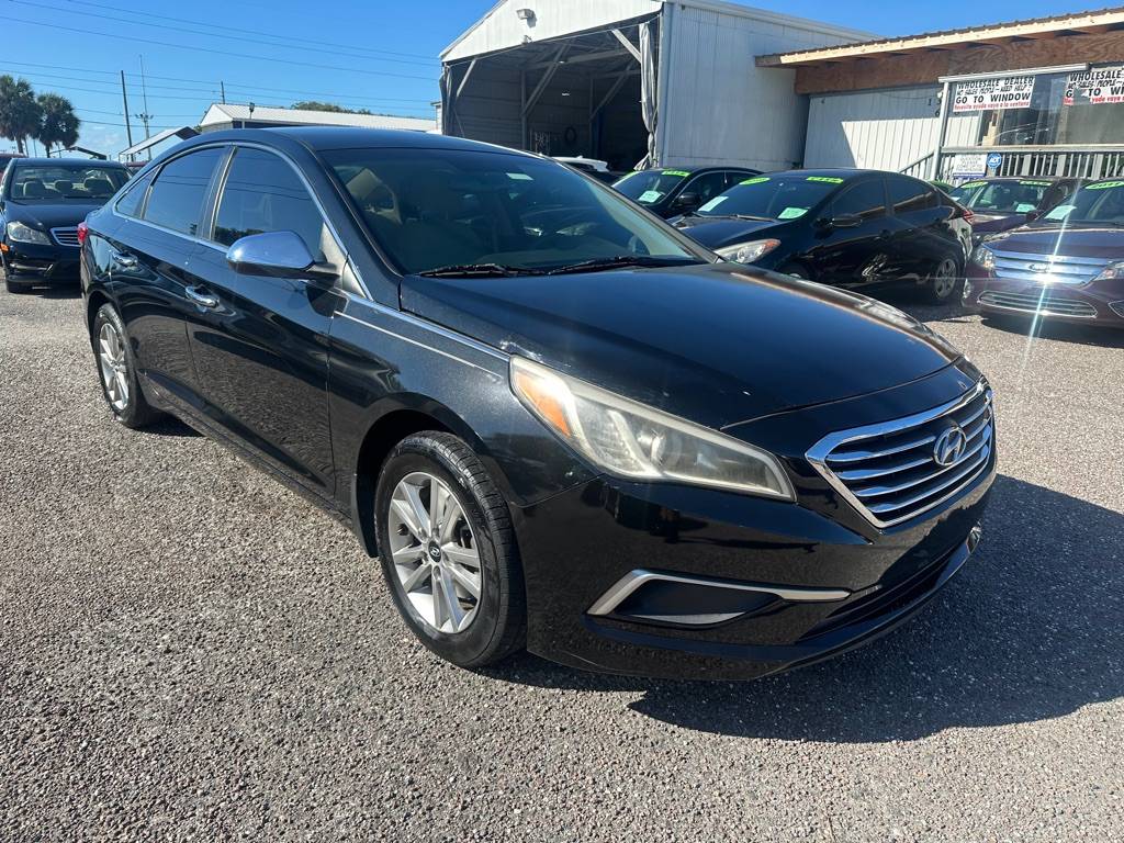 2017 Hyundai Sonata SE — Sedan — 95,675 mi — Orlando, FL