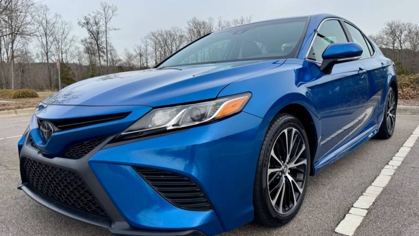 2020 Toyota Camry SE