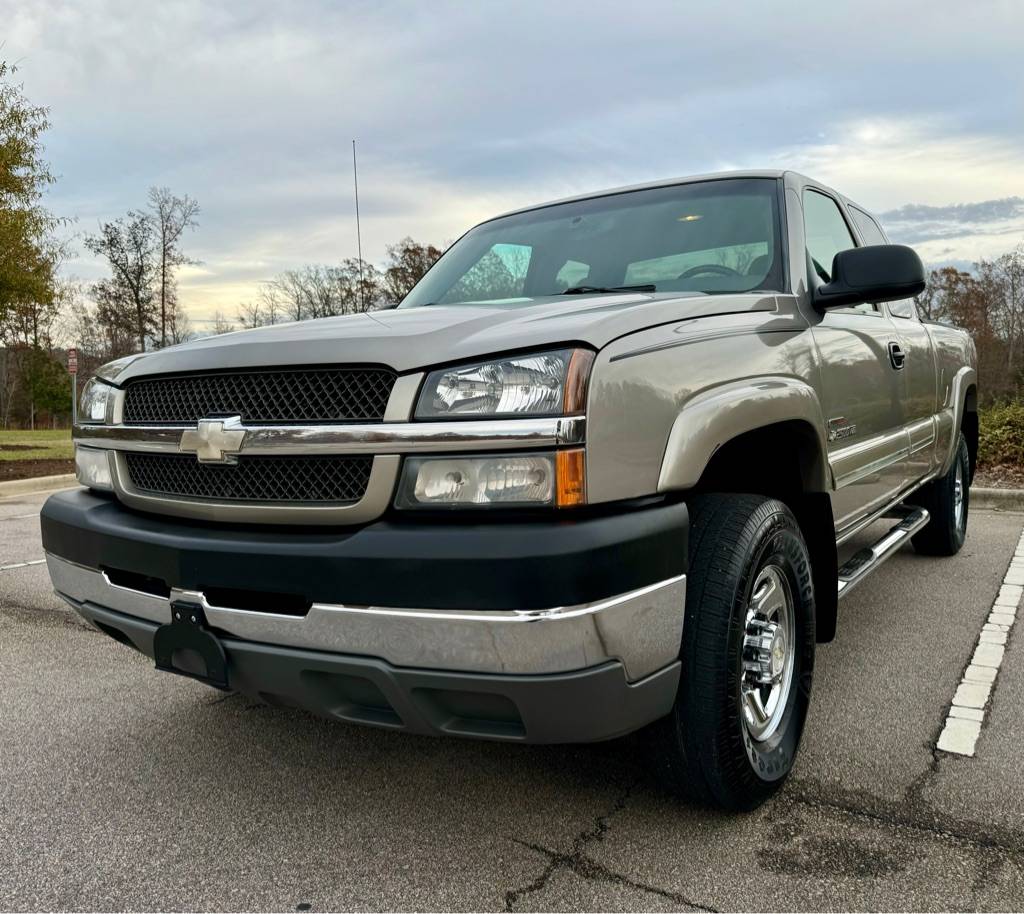 2003 Chevrolet Silverado 2500 LT — Pickup Truck — 208,276 mi — Raleigh, NC