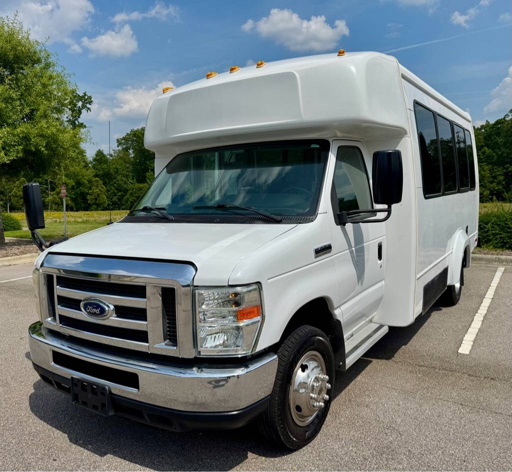 2012 Ford Econoline Commercial Cutaway E-350 — Chassis Cab Truck — 72,672 mi — Raleigh, NC