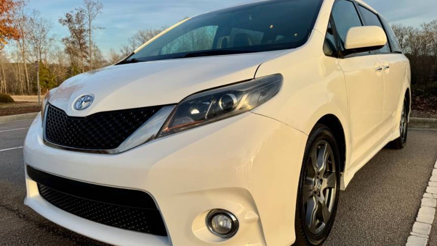 2017 Toyota Sienna SE — Minivan — 135,118 mi — Raleigh, NC