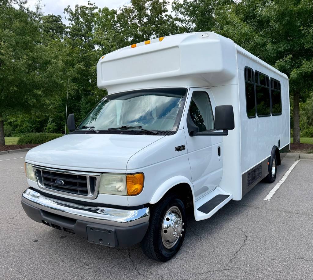 2005 Ford Econoline Commercial Cutaway E-450