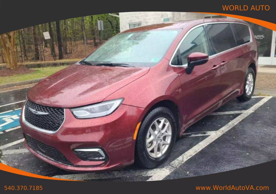 2023 Chrysler Pacifica Touring L — Minivan — 45,230 mi — Fredricksburg, VA