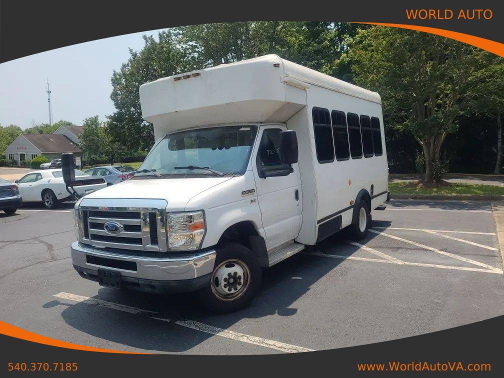 2014 Ford Econoline Commercial Cutaway E-350