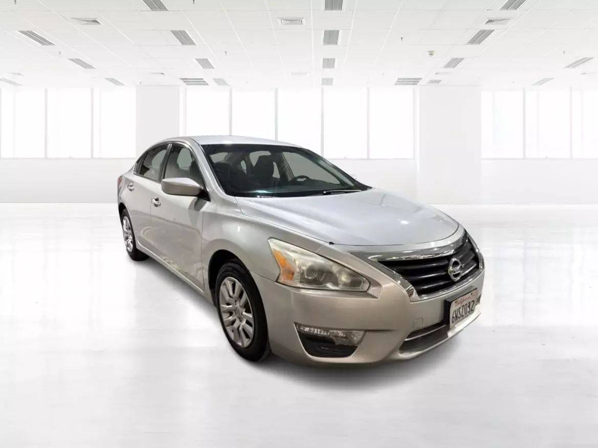 2013 Nissan Altima 2.5 S — Sedan — 122,600 mi — Newark, CA