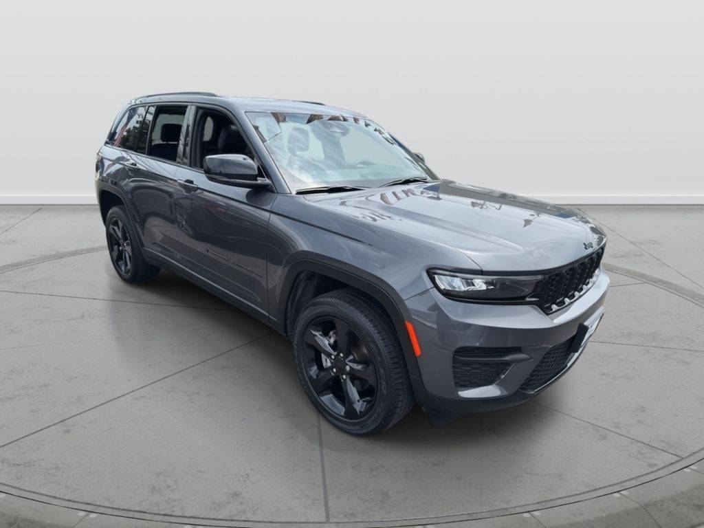 2023 Jeep Grand Cherokee Altitude — SUV — 18,304 mi — Valley Stream, NY