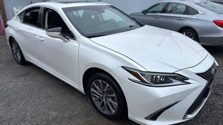 2022 Lexus ES 350 Base