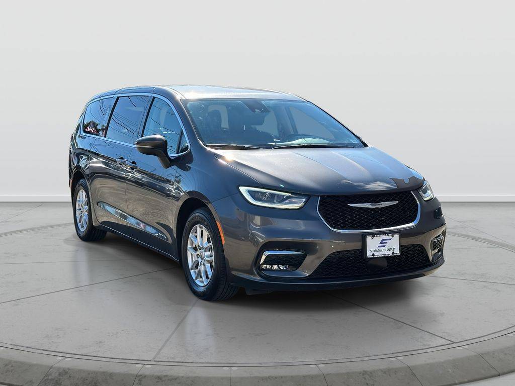 2023 Chrysler Pacifica Touring L — Minivan — 63,343 mi — Valley Stream, NY