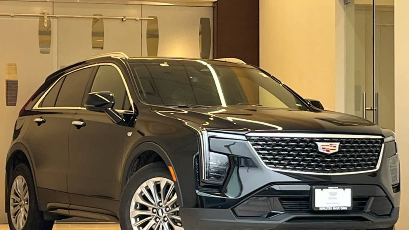 2024 Cadillac XT4 Premium Luxury — SUV — 22,779 mi — Calumet City, IL