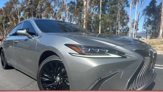 2019 Lexus ES ES 300h Ultra Luxury — Sedan — 43,873 mi — Escondido, CA
