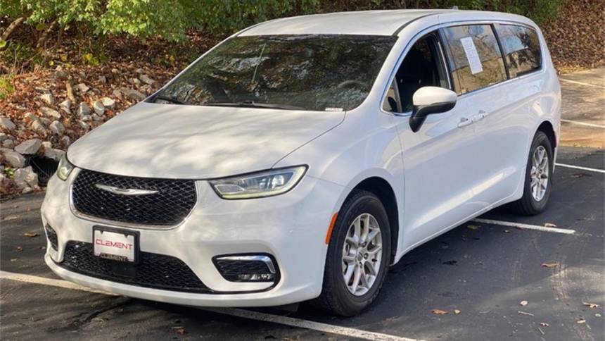 2023 Chrysler Pacifica Touring — Minivan — 73,671 mi — Columbia, IL