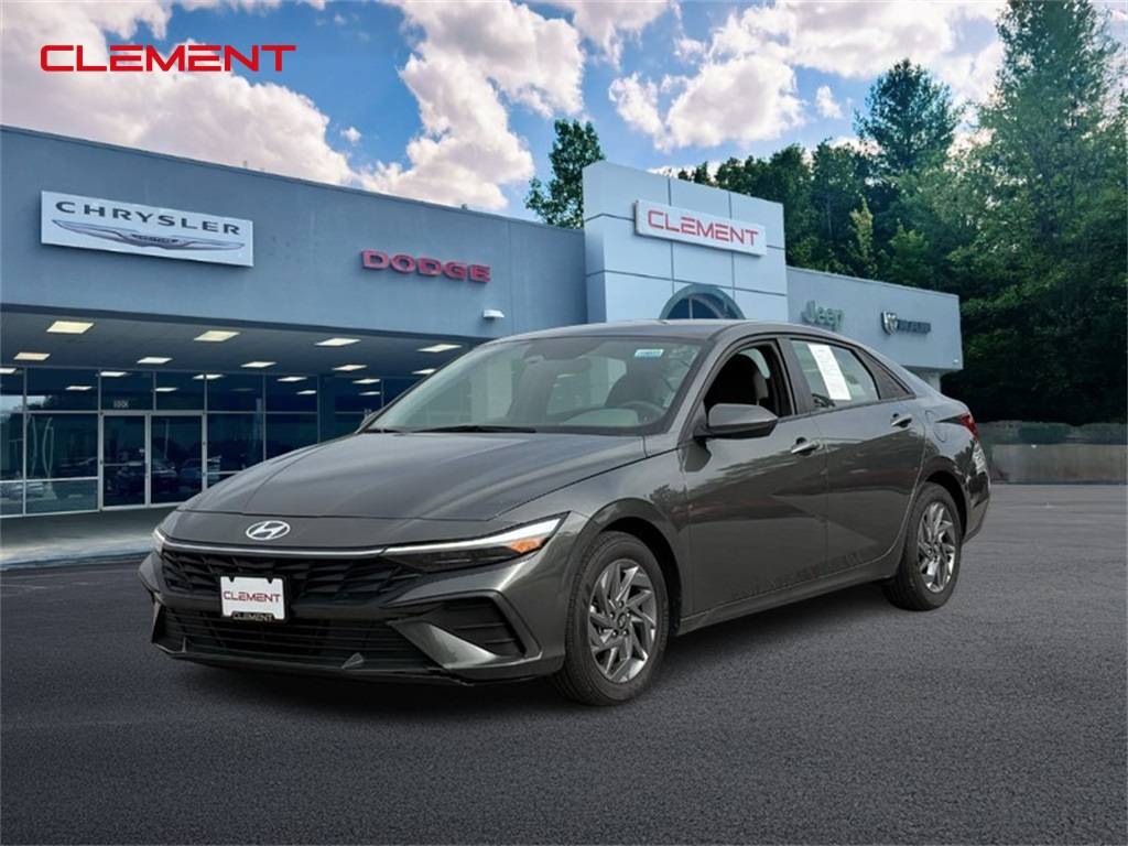 2024 Hyundai Elantra SEL — Sedan — 25,585 mi — Columbia, IL
