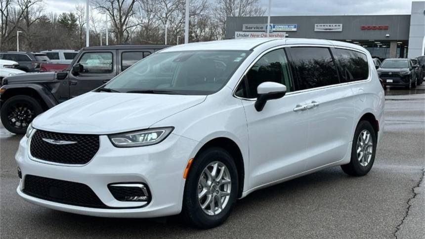 2023 Chrysler Pacifica Touring L — Minivan — 73,773 mi — Columbia, IL