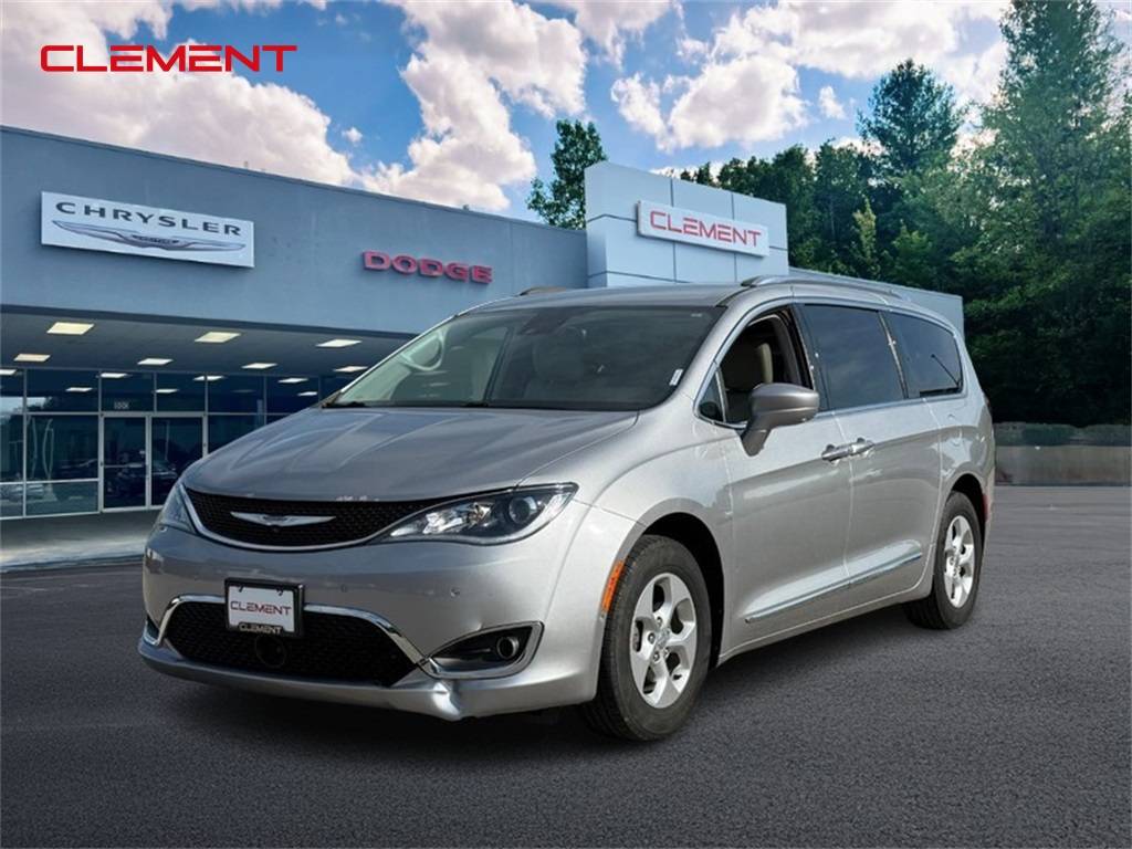 2017 Chrysler Pacifica Touring L Plus — Minivan — 120,902 mi — Columbia, IL