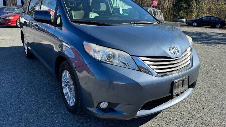 2017 Toyota Sienna XLE — Minivan — 195,350 mi — Abingdon, MD