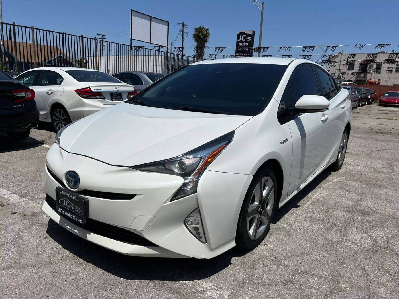 2016 Toyota Prius Three Touring — Hatchback — 137,203 mi — Long Beach, CA