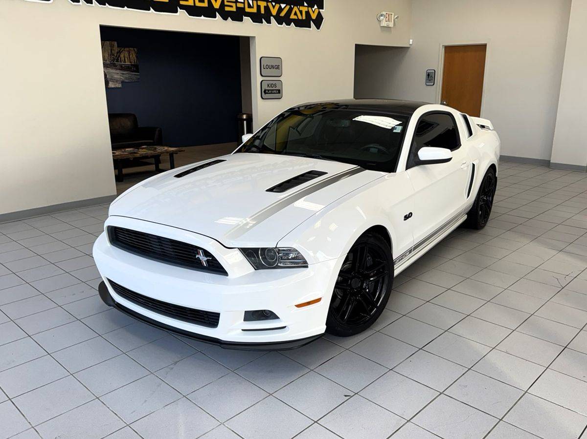 2013 Ford Mustang GT Premium — Coupe — 104,875 mi — Racine, WI