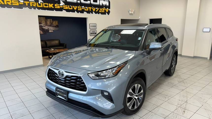 2020 Toyota Highlander XLE — SUV — 54,821 mi — Racine, WI