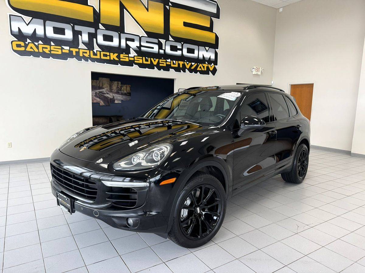 2017 Porsche Cayenne S — SUV — 111,193 mi — Racine, WI