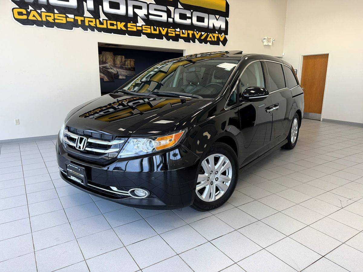 2014 Honda Odyssey Touring — Minivan — 125,637 mi — Racine, WI