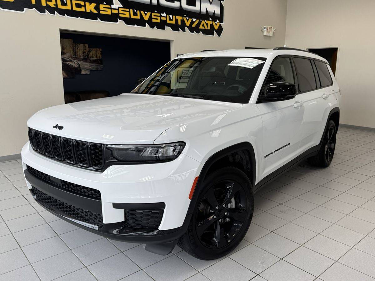 2023 Jeep Grand Cherokee Altitude — SUV — 64,270 mi — Racine, WI