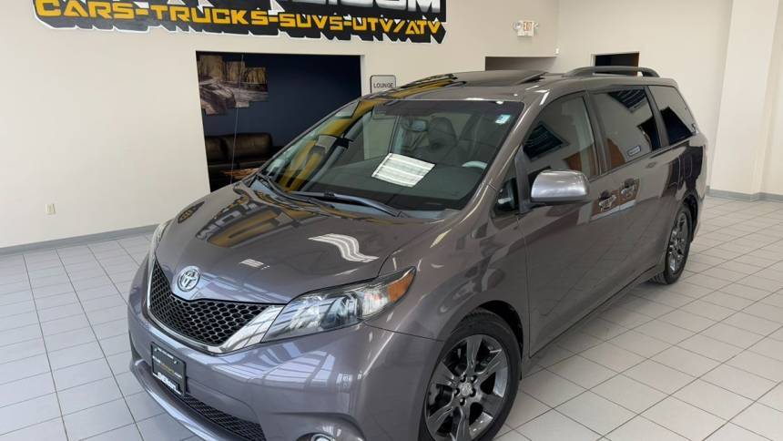 2012 Toyota Sienna SE — Minivan — 136,148 mi — Racine, WI