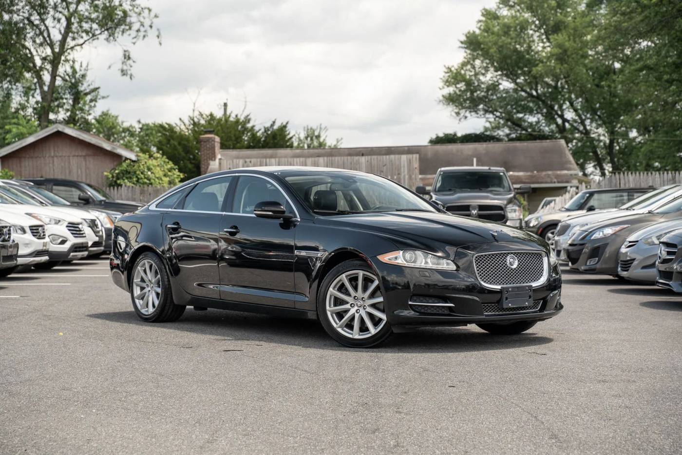 2013 Jaguar XJ Standard