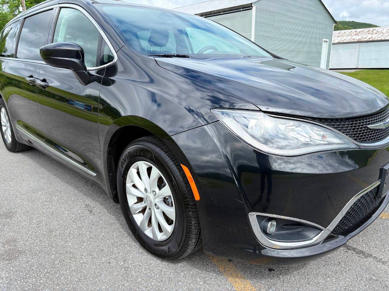 2018 Chrysler Pacifica Touring L — Minivan — 74,121 mi — Slatington, PA