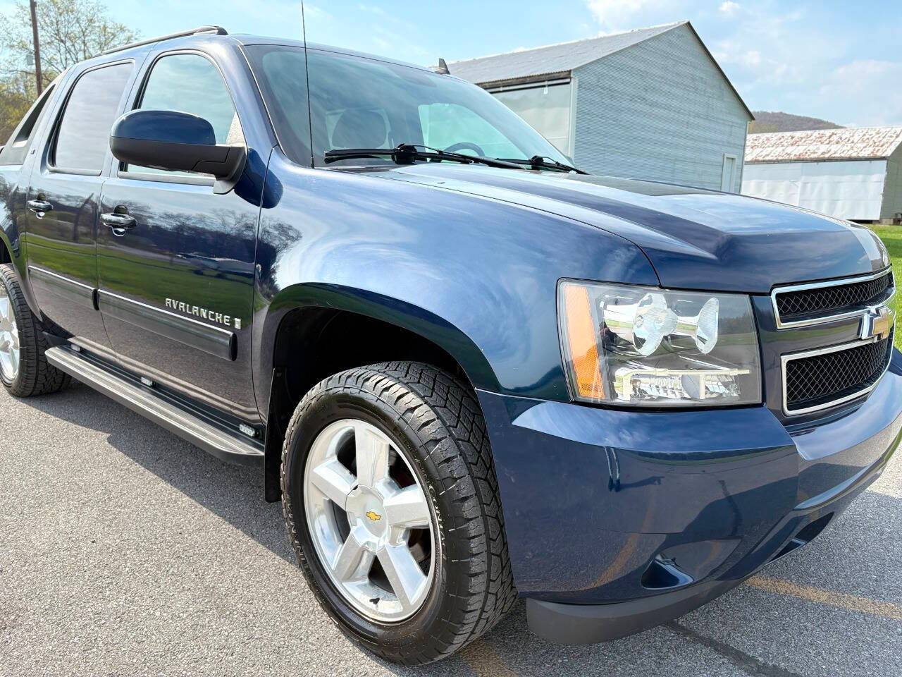 2009 Chevrolet Avalanche 2LT — Pickup Truck — 99,640 mi — Slatington, PA