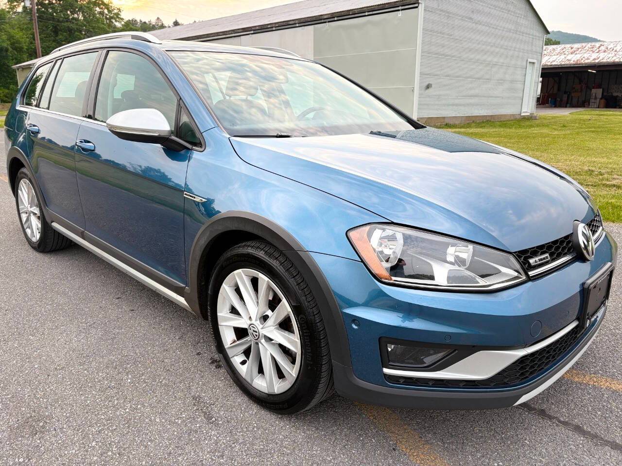 2017 Volkswagen Golf Alltrack SE — Wagon — 98,324 mi — Slatington, PA