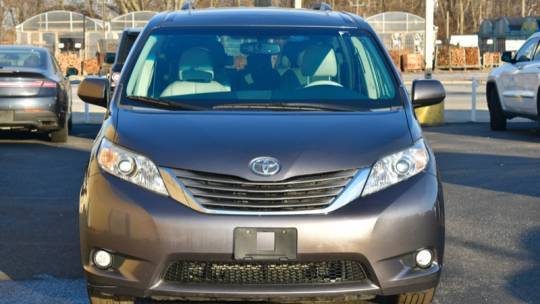 2014 Toyota Sienna Limited — Minivan — 154,840 mi — Crestwood, IL