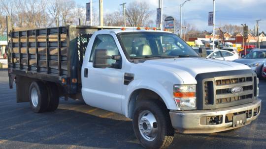2008 Ford Super Duty F-350 Chassis Cab XL — Chassis Cab Truck — 25,240 mi — Crestwood, IL