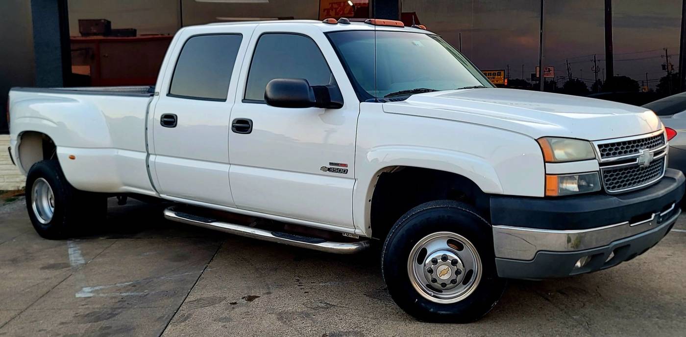 2005 Chevrolet Silverado 3500 LT — Pickup Truck — 236,671 mi — Dallas, TX