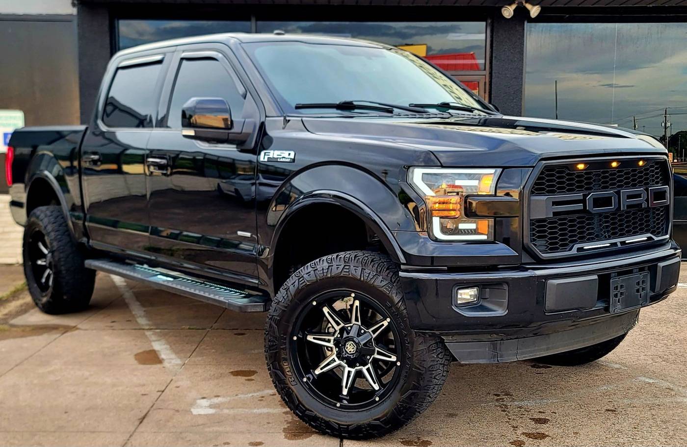 2016 Ford F-150 Lariat — Pickup Truck — 167,916 mi — Dallas, TX