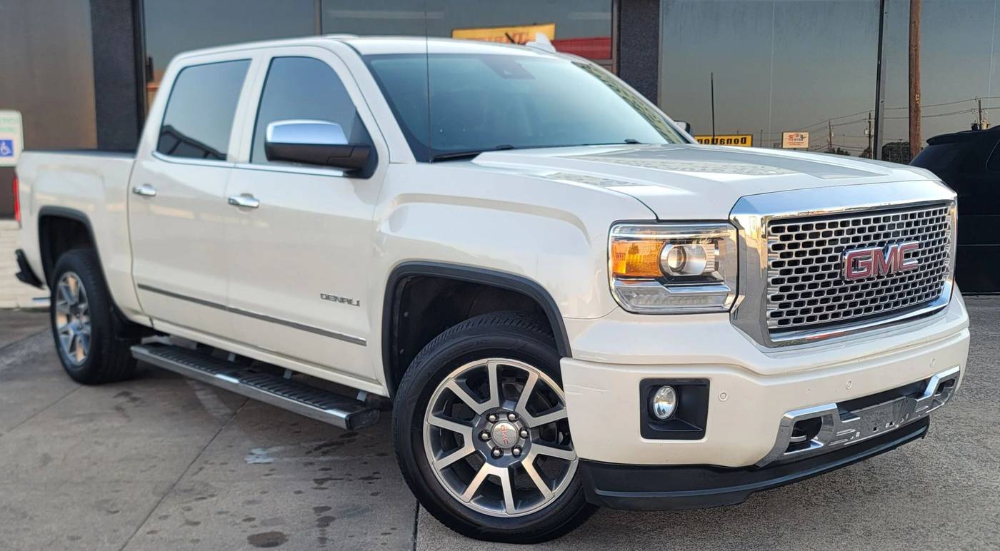 2015 GMC Sierra 1500 Denali — Pickup Truck — 123,006 mi — Dallas, TX