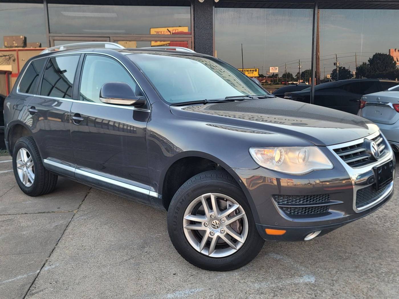 2010 Volkswagen Touareg V6 TDI — SUV — 137,785 mi — Dallas, TX