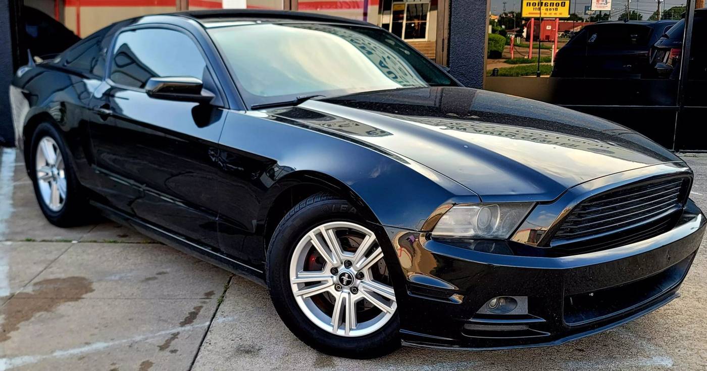 2014 Ford Mustang V6 — Coupe — 136,210 mi — Dallas, TX