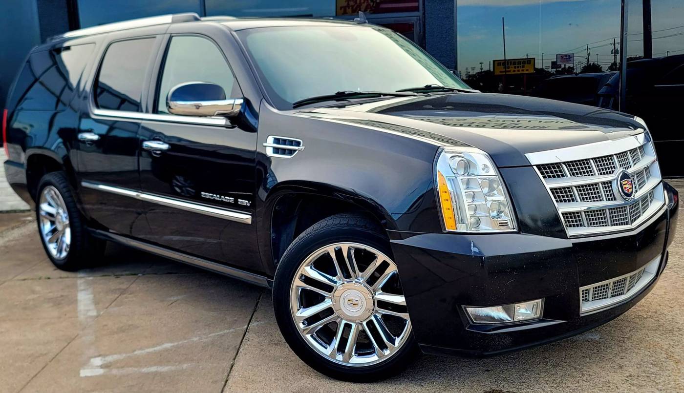2011 Cadillac Escalade Platinum Edition — SUV — 168,716 mi — Dallas, TX