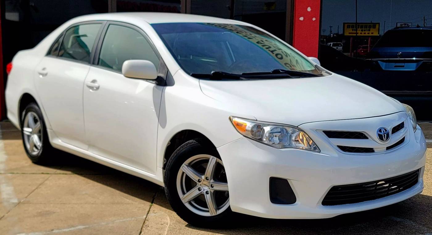 2011 Toyota Corolla LE — Sedan — 155,234 mi — Dallas, TX
